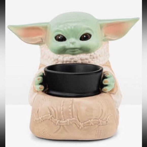 SCENTSY Star Wars Disney Mandalorian Baby Yoda The Child Candle Wax Warmer NEW - Picture 2 of 5